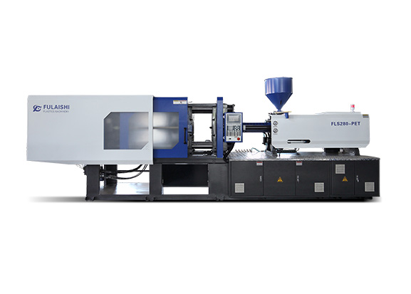 采用PET專(zhuān)用螺桿，顯著提高溶膠速度和注射量，降低塑化溫度與AA值，有效改善瓶胚的收縮，提高透明度； 機(jī)器規(guī)格齊全，適應(yīng)多種不同瓶胚的選擇，目前最大注射量：5000g； 加大頂出力和頂出行程，適應(yīng)瓶胚的頂出要求； 鎖模部分全封閉鈑金結(jié)構(gòu)，符合衛(wèi)生和溫控要求； 帶磨具針閥控制接口； 可提供全套PET瓶生產(chǎn)工藝及設(shè)備，包括：注塑機(jī)、吹瓶機(jī)、模具及相關(guān)的其他設(shè)備。